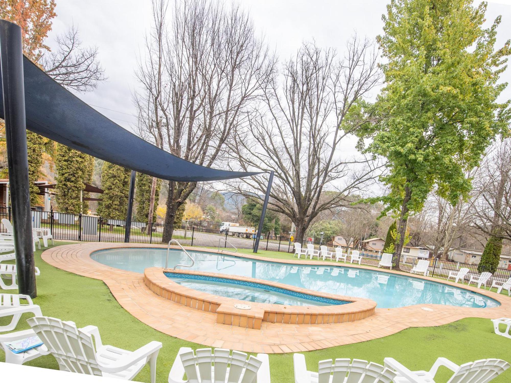 Nrma Bright Holiday Park Екстер'єр фото